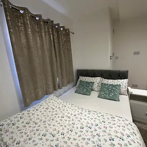  Guest house Smart Cosy/small Double In Oakridge Road Bromley