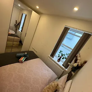  Guest house Forestroom